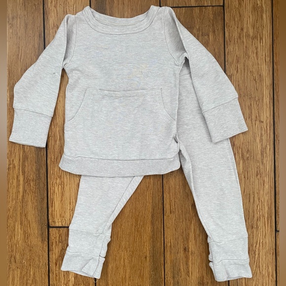 Goumi PJs - Picture 1 of 9